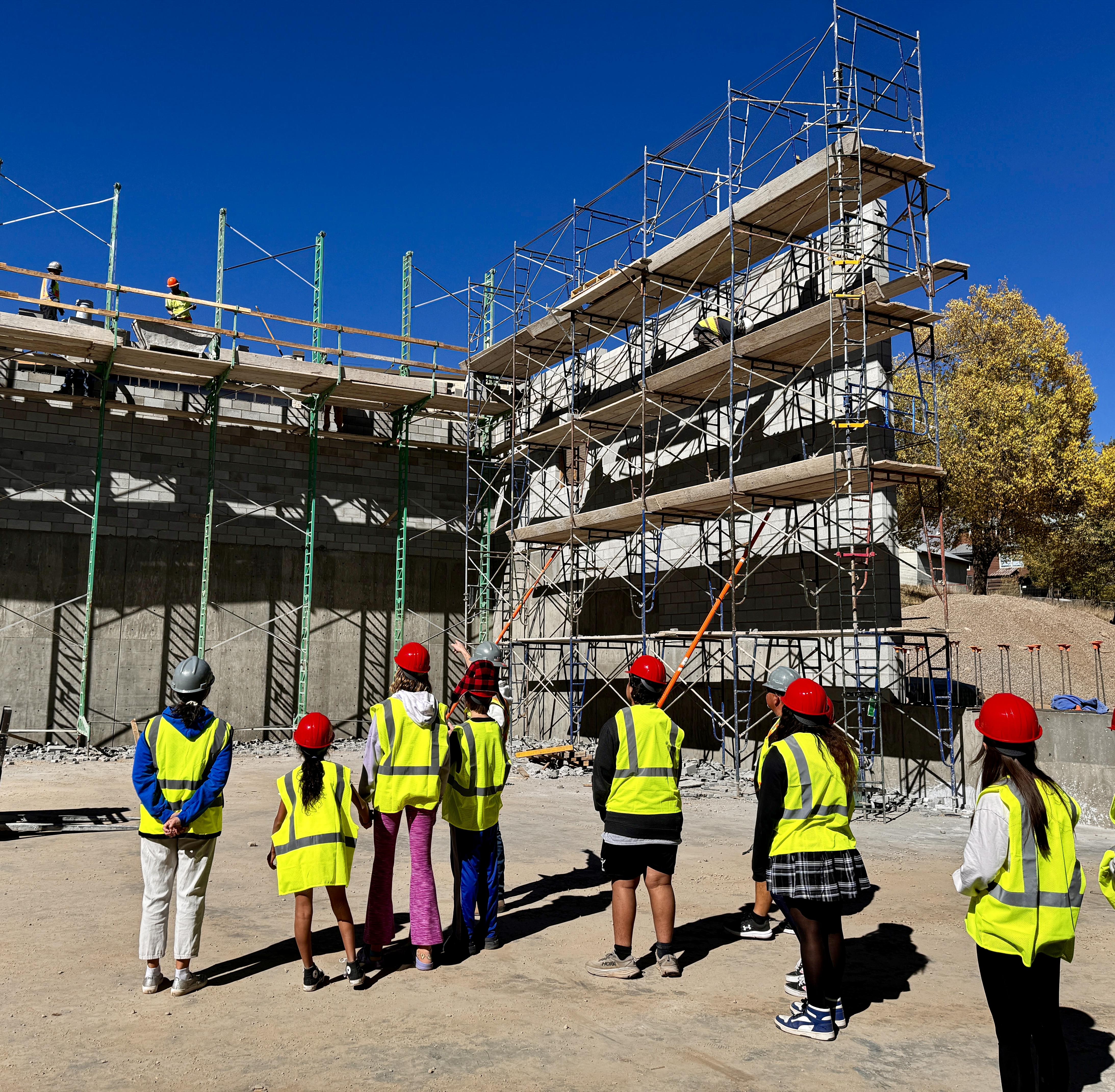 students tour MMS construction site